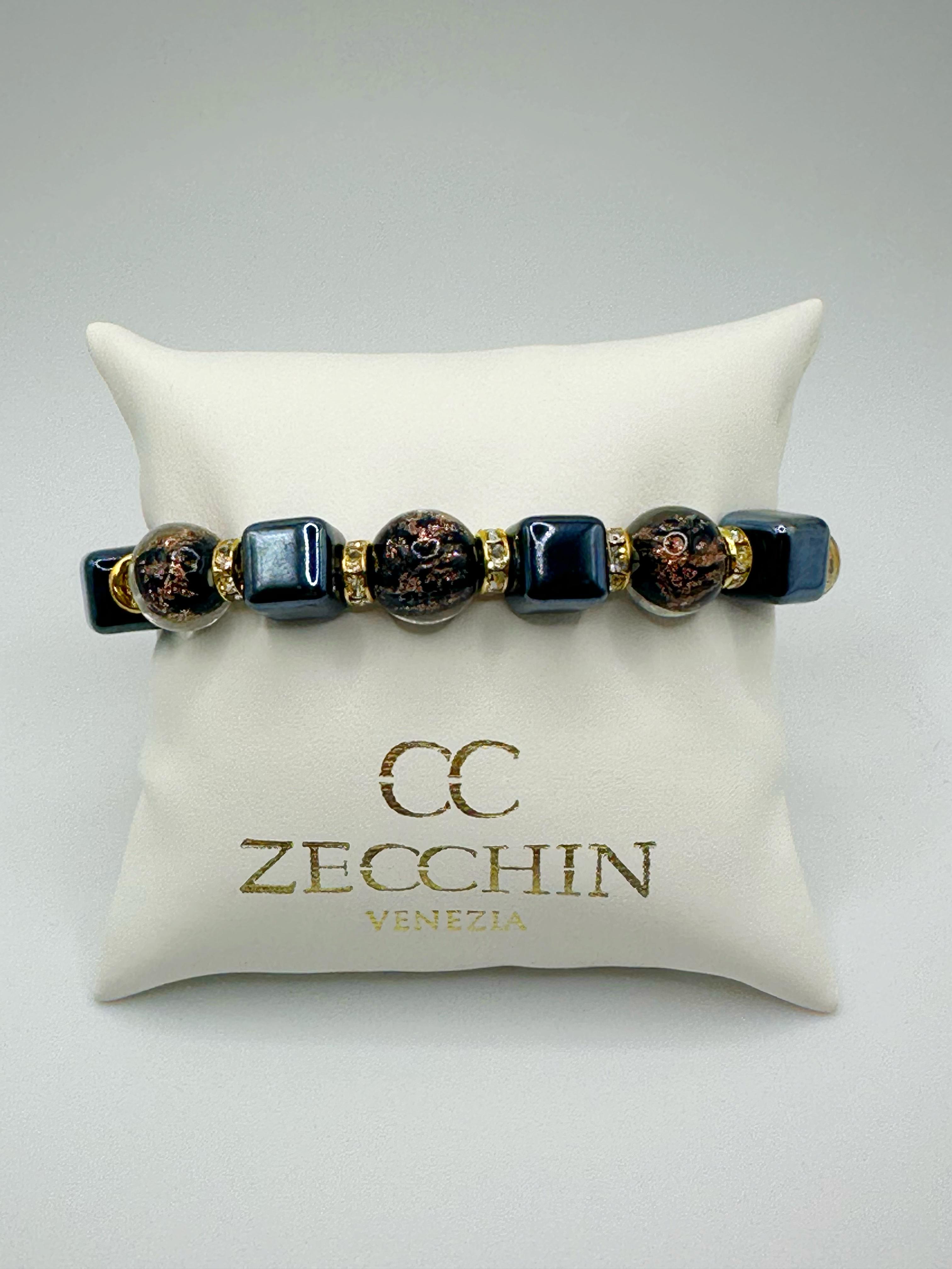 Bracciale Cubo con perle in vetro di Murano, ceramica e polvere d'oro, dettaglio